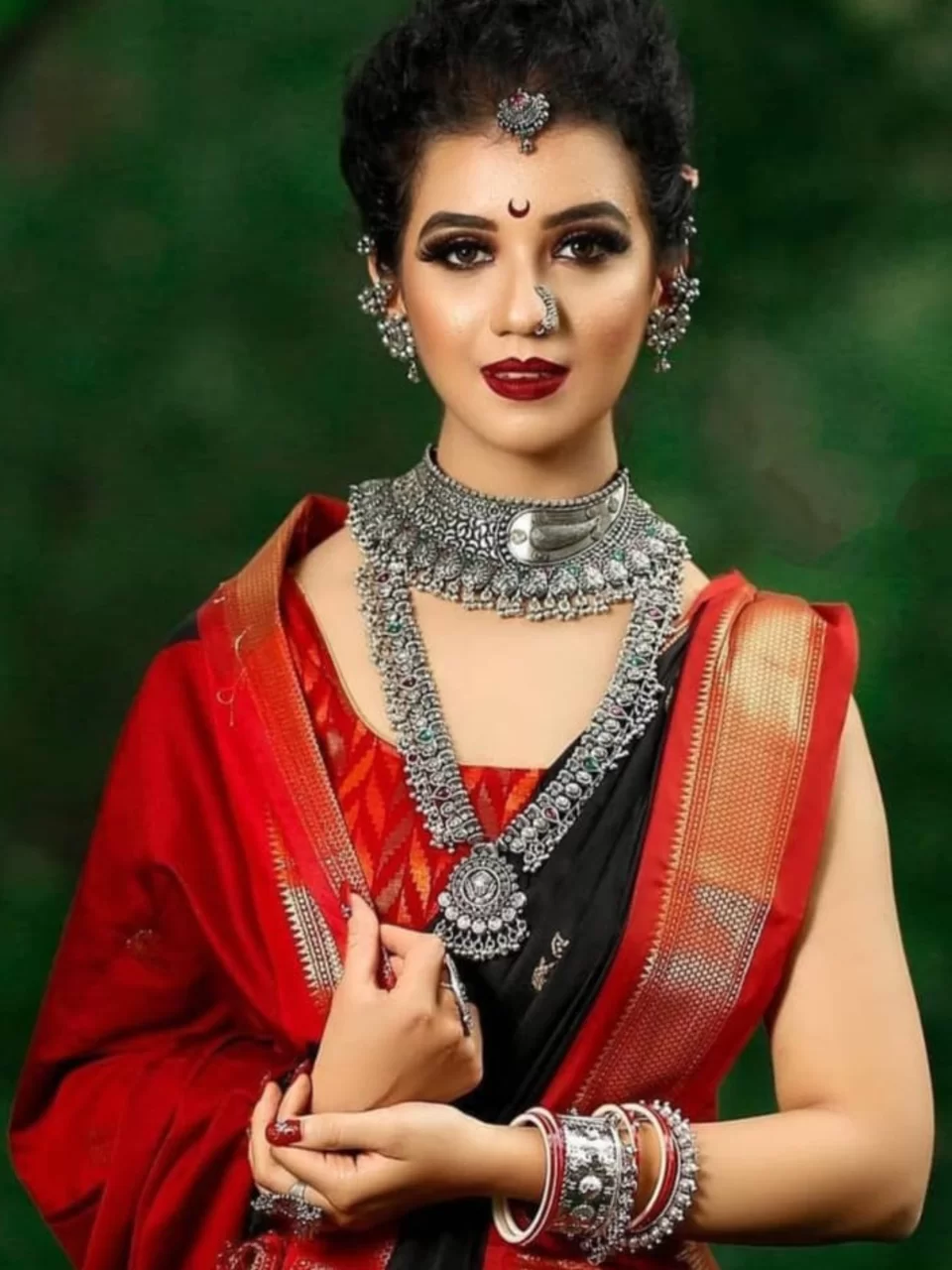 Kadiyal Paithani Black : The Morani Fashion