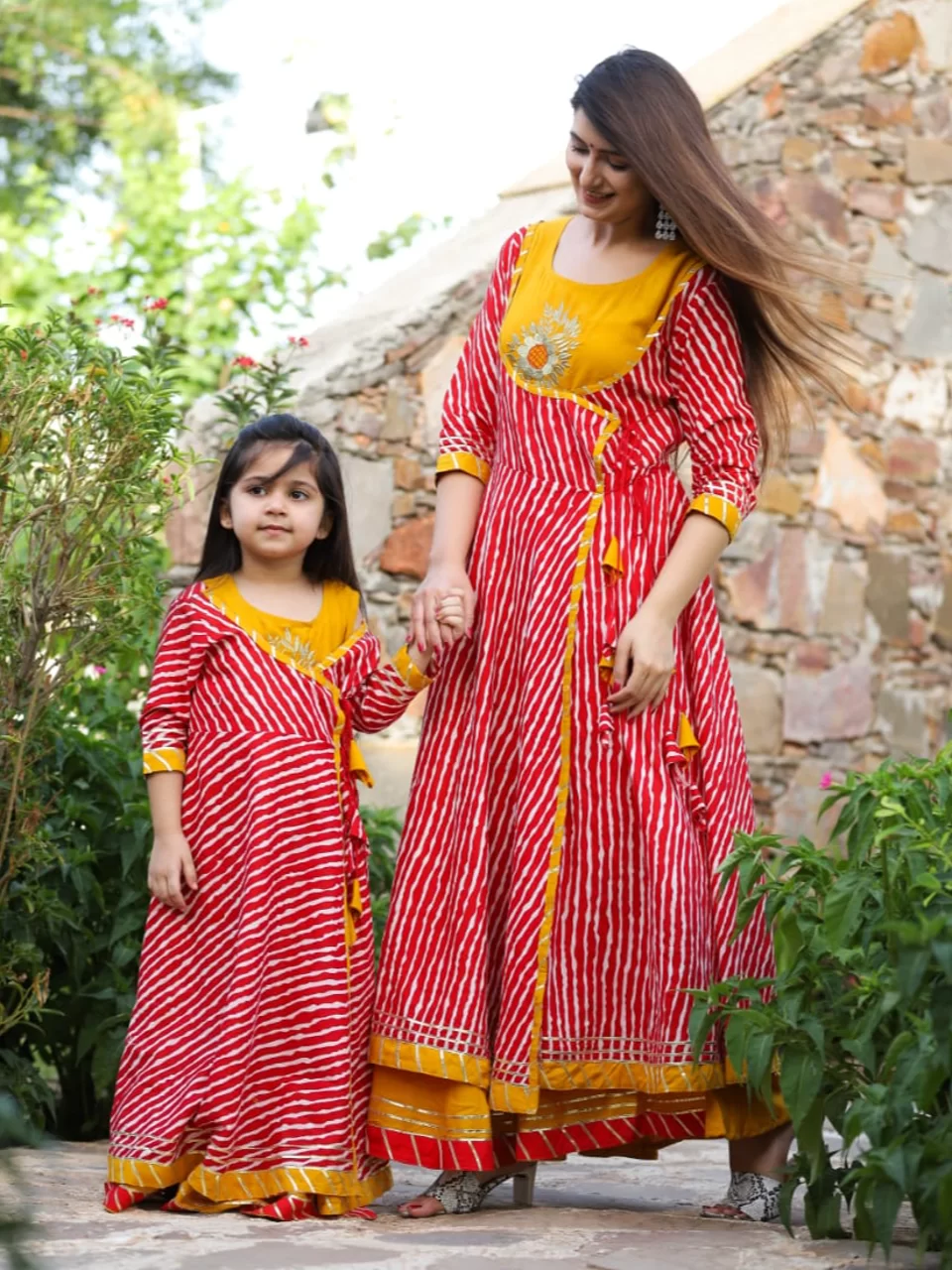 Mother & Daughter matching Dresses Indian - The handmade craft | Mother  daughter dresses matching, Mother daughter matching outfits, Mom daughter  matching outfits