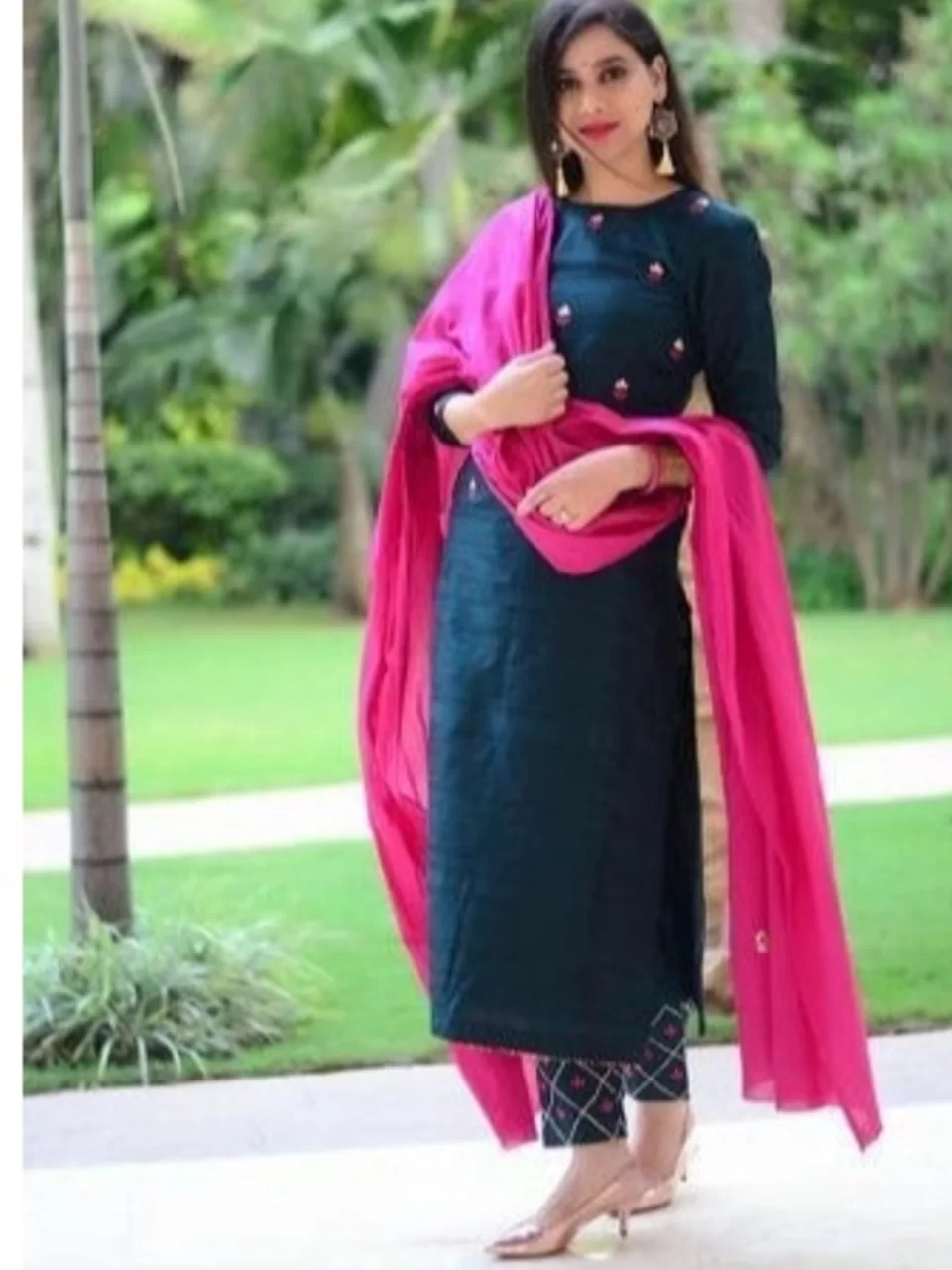 Salwar Kameez Neck Design Suit : The Morani Fashion