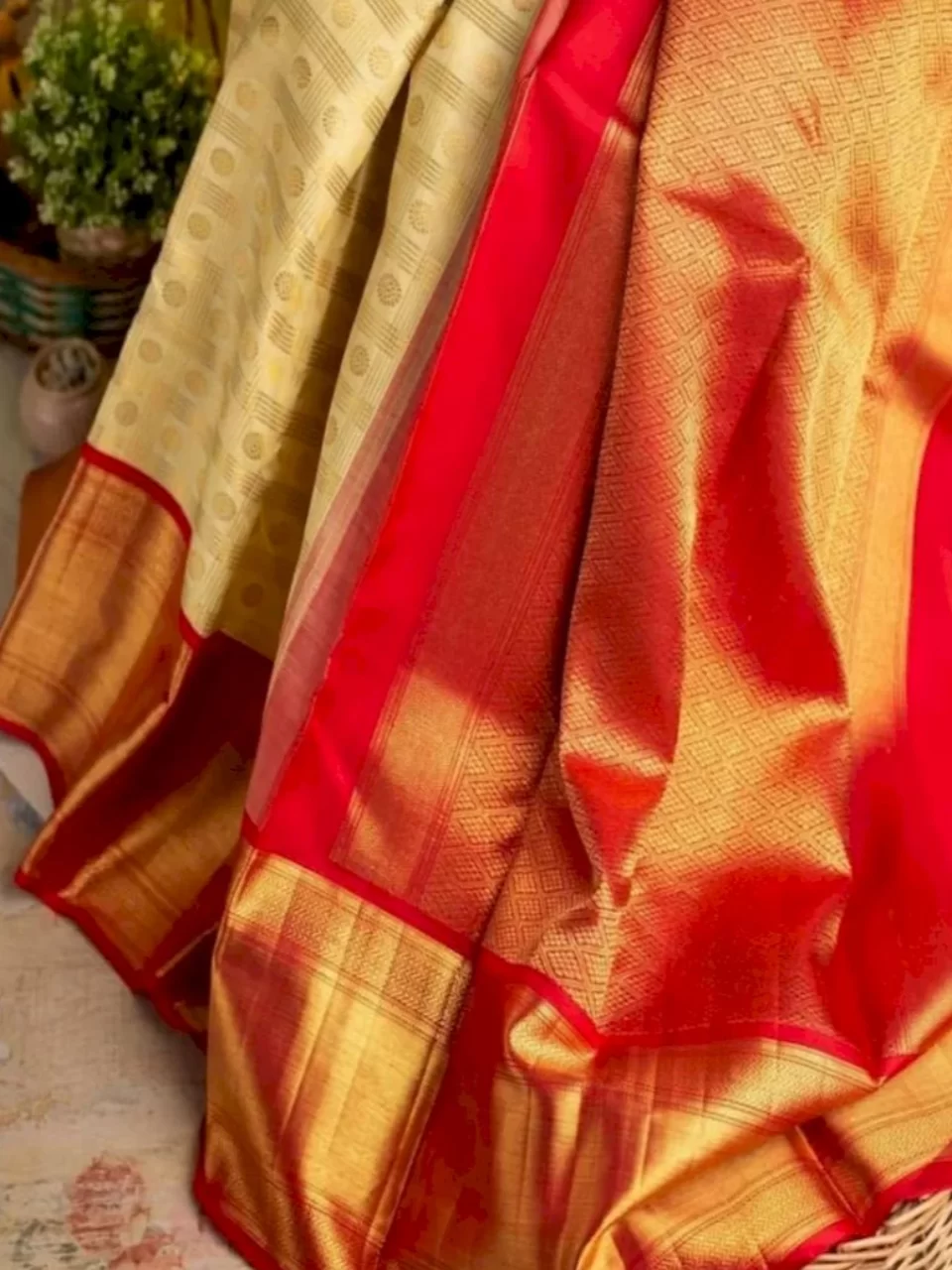 Silk Diamond Kanjivaram Silk Saree Red and Golden – Aura Studio India